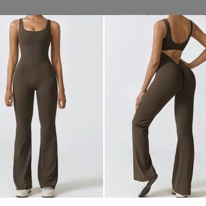 Brown, stretchy jumpsuit for Pilates etc.